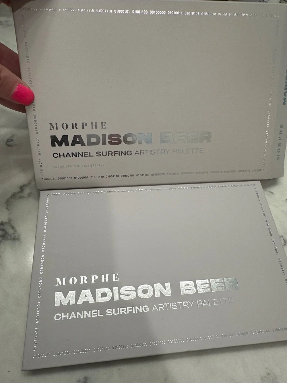 Morphe Madison Beer Channel Surfing Artistry Palette - Light Gray Holographic